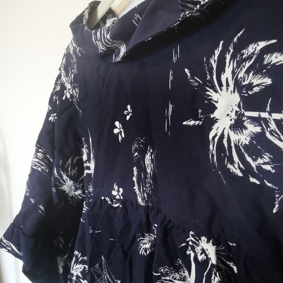 Aeropostale Cropped Palm Print Tie Top - Picture 6 of 8